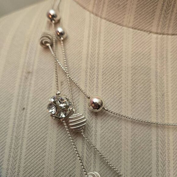 NWOT Silver 3 strand Mix Bead Necklace - Picture 4 of 8